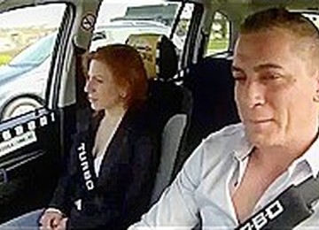 Adolescentes checas folladas, Sexo en el taxi