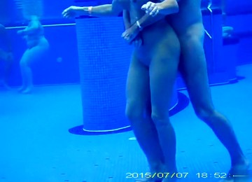 Nudistički seks, Jebanje na bazenu, Jebanje pod vodom