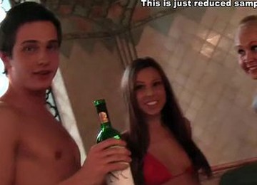 Vyšukaná přítelkyně, Šukání lesbiček, Sex v sauně