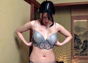 Japanska klinka jebana, Seks u sauni, Male sise
